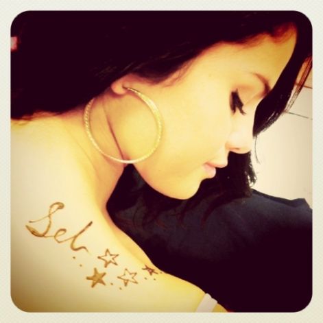 selena-gomez-henna-instagram.jpg